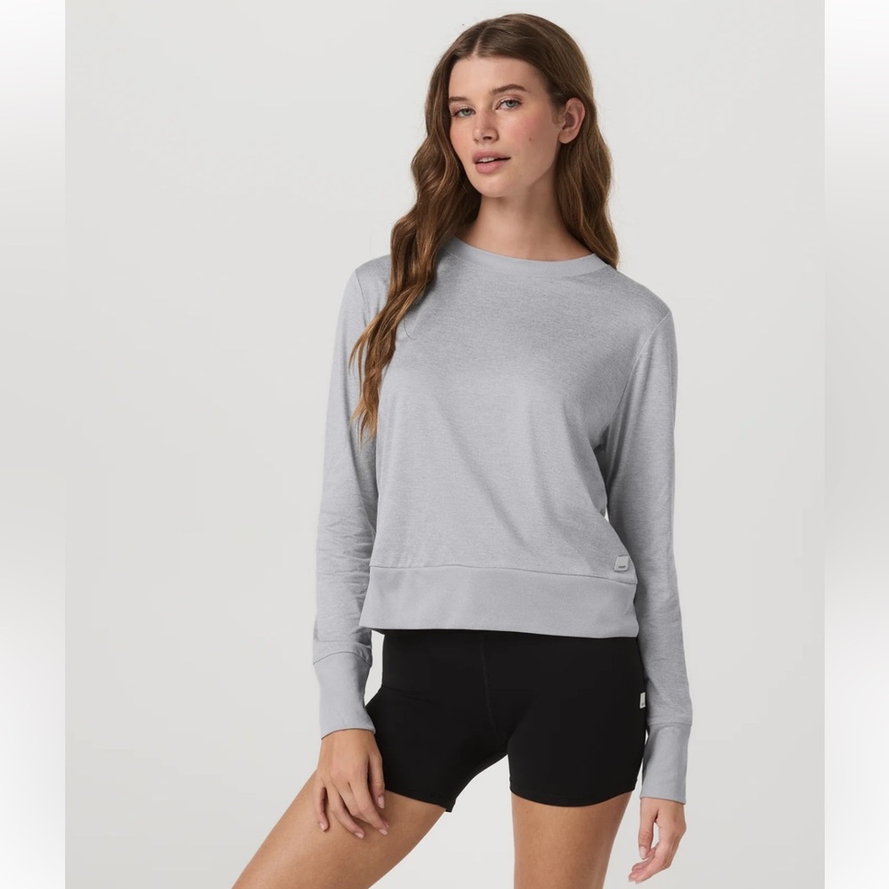 Vuori Women’s Light Gray Daydream Crew